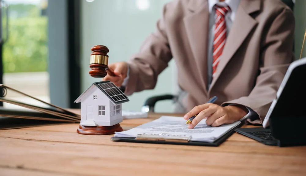 Real Estate Lawyer And House Foreclosure Law.